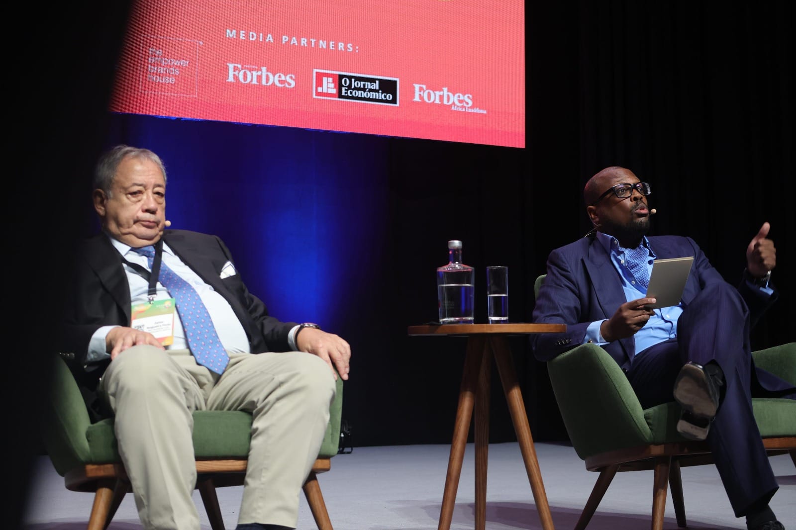 N'Gunu Tiny - O Intelectual-Empresário